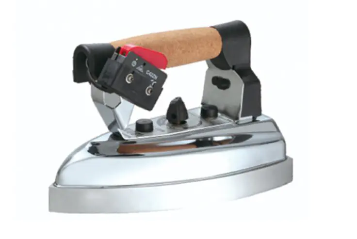 蒸汽電熨斗提高了熨燙效率